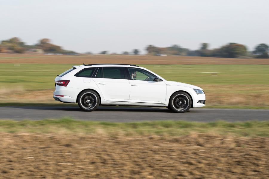  Skoda Superb Wagon 4x4 SportLine 2016 года  (UK) (фото 5 из 24)